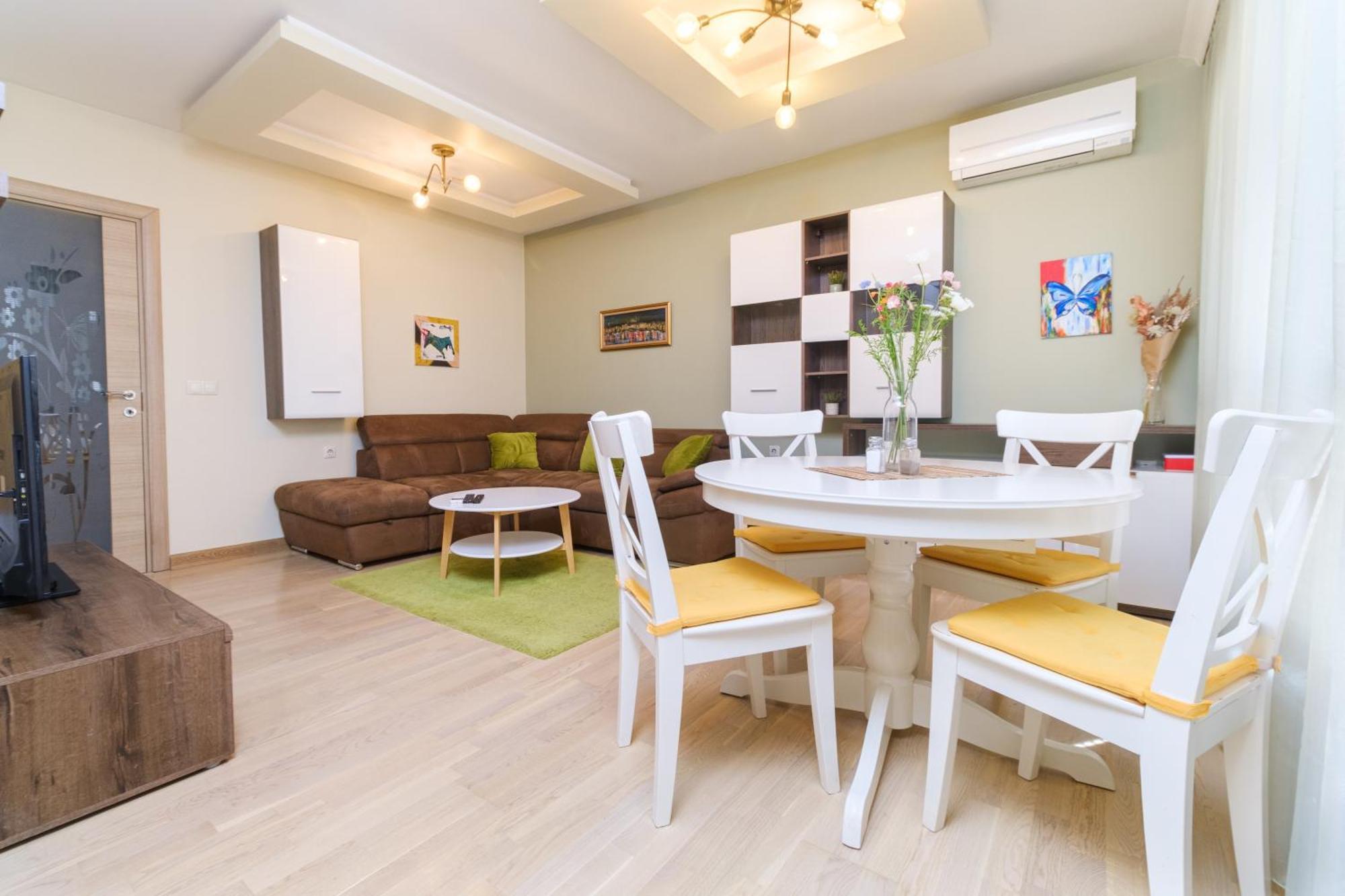 Riverside 2-Bedroom Apartment Plovdiv Eksteriør bilde